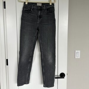 Everlane Women's Straight Leg Cheeky Jeans in Charcoal